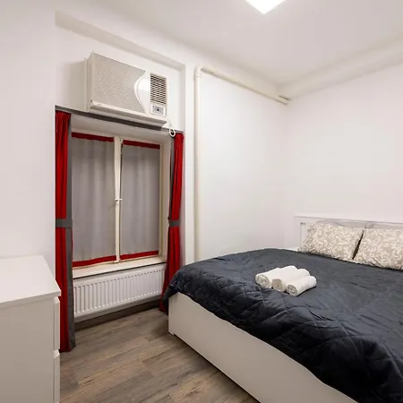 Appartement Deluxe Elizabeth W/ 4bedrm, 2bathrm, 1lvngrm
