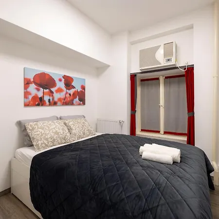 Appartement Deluxe Elizabeth W/ 4bedrm, 2bathrm, 1lvngrm Boedapest